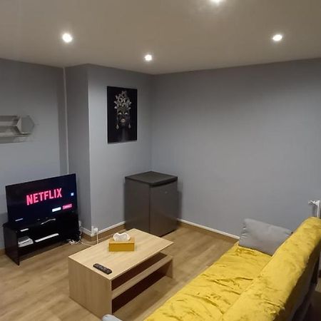 Spacieux, Tendance, avec Vue Panoramique sur Beauvais ! Idéal pour 1 à 6 voyageurs ! 3 lits doubles confortable Extérieur photo
