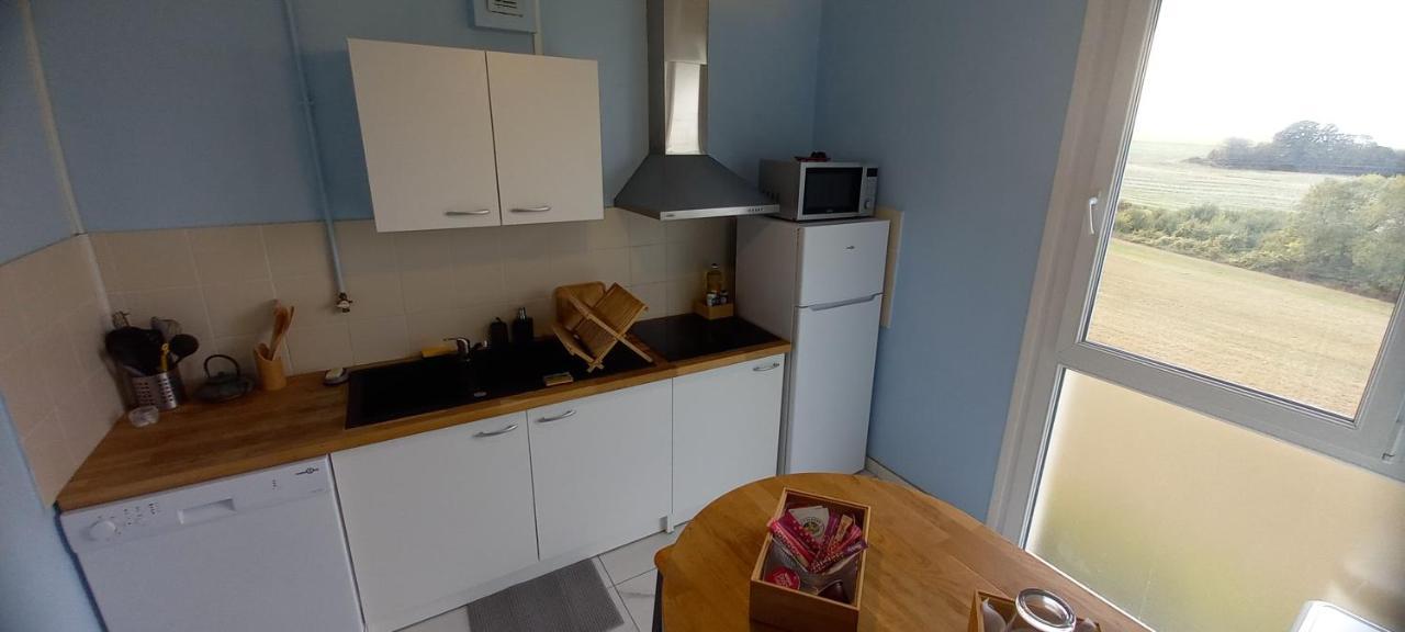 Spacieux, Tendance, avec Vue Panoramique sur Beauvais ! Idéal pour 1 à 6 voyageurs ! 3 lits doubles confortable Extérieur photo