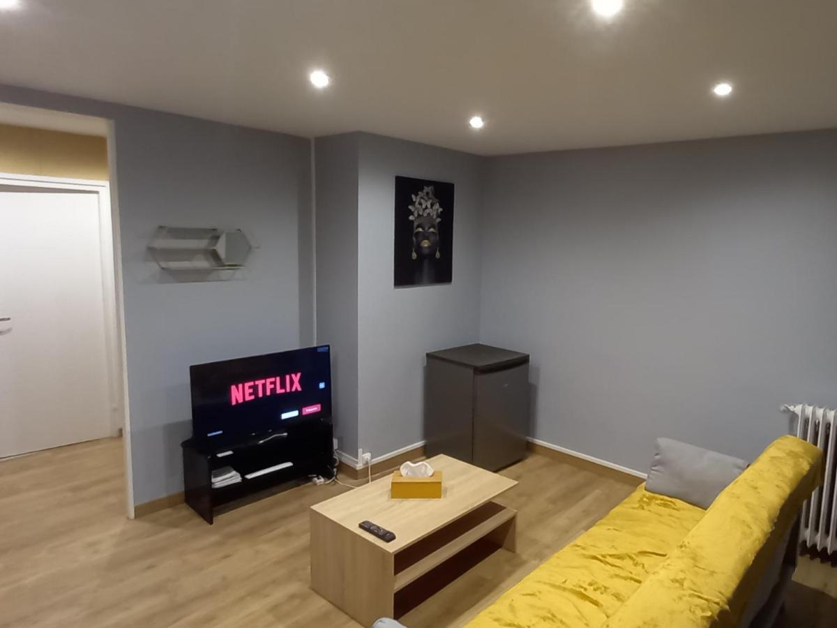 Spacieux, Tendance, avec Vue Panoramique sur Beauvais ! Idéal pour 1 à 6 voyageurs ! 3 lits doubles confortable Extérieur photo