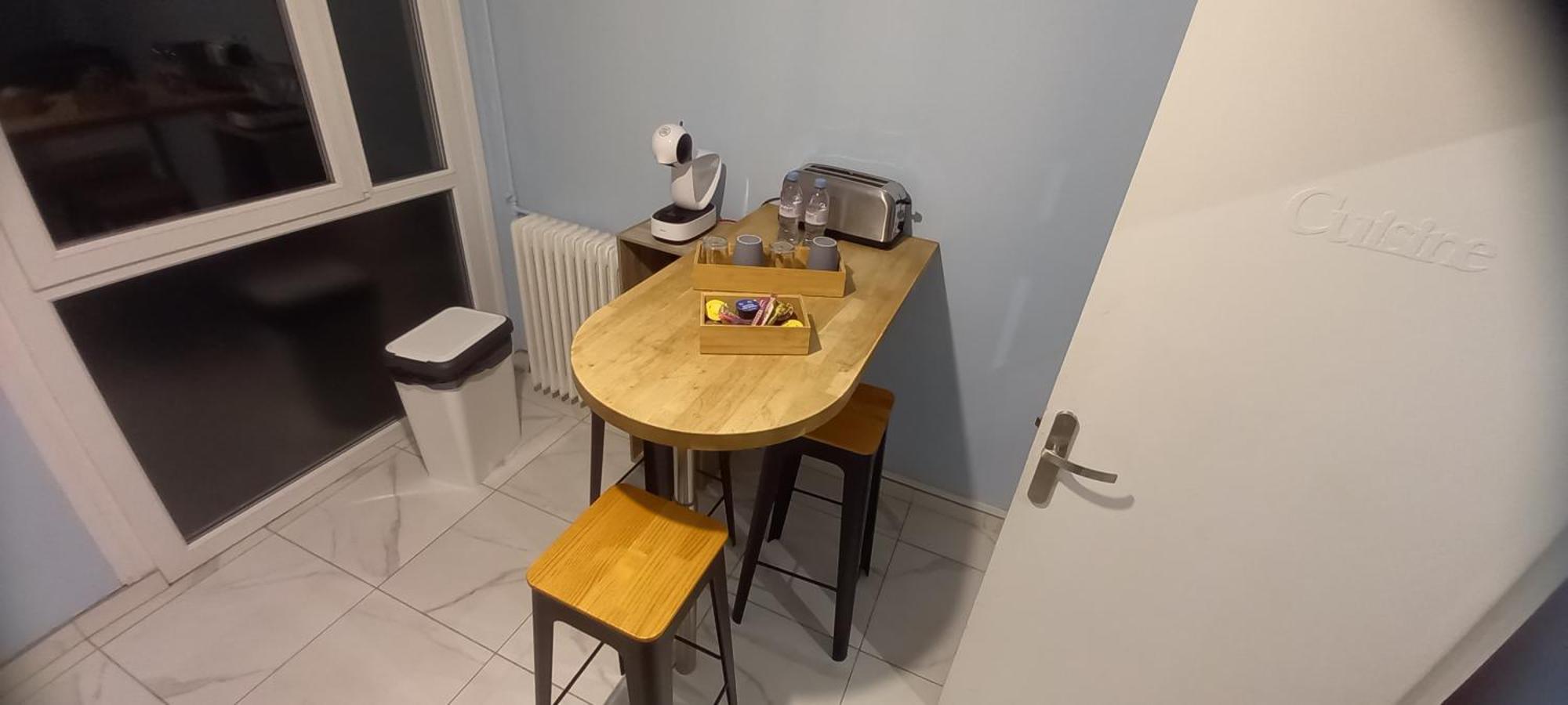 Spacieux, Tendance, avec Vue Panoramique sur Beauvais ! Idéal pour 1 à 6 voyageurs ! 3 lits doubles confortable Extérieur photo